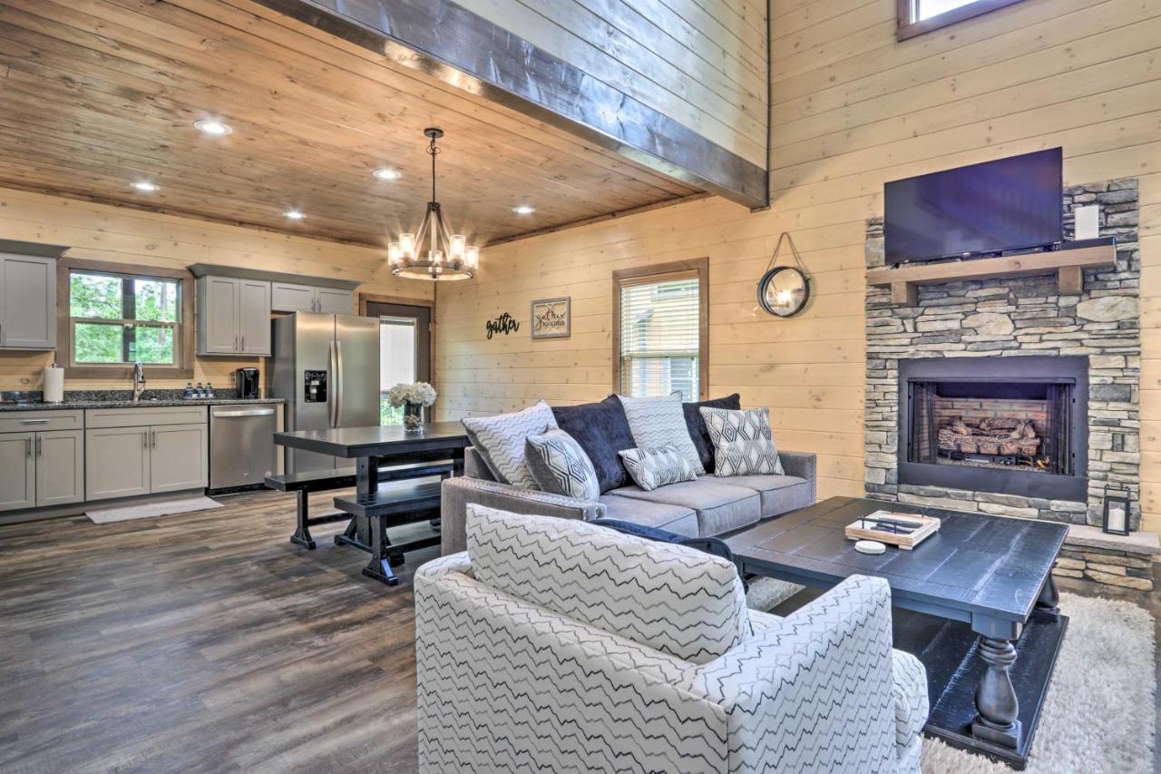 Smoky Cove Retreat With Private Hot Tub And Deck! Villa Сивиървил Екстериор снимка