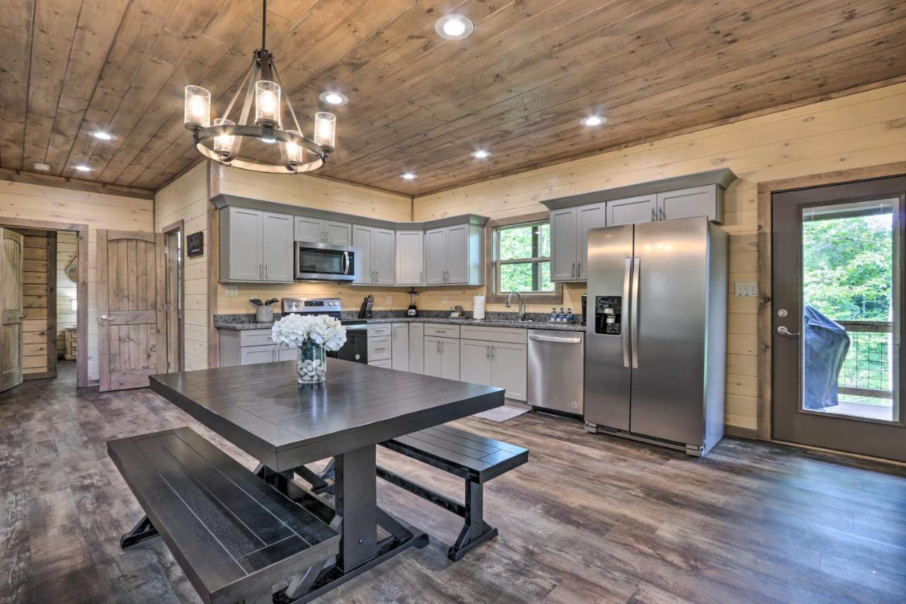 Smoky Cove Retreat With Private Hot Tub And Deck! Villa Сивиървил Екстериор снимка
